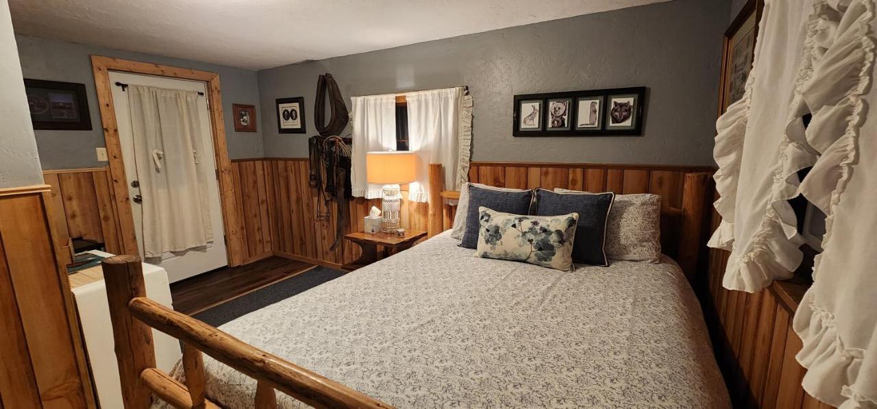 Bear Creek Ranch Bed & Breakfast Essex Экстерьер фото