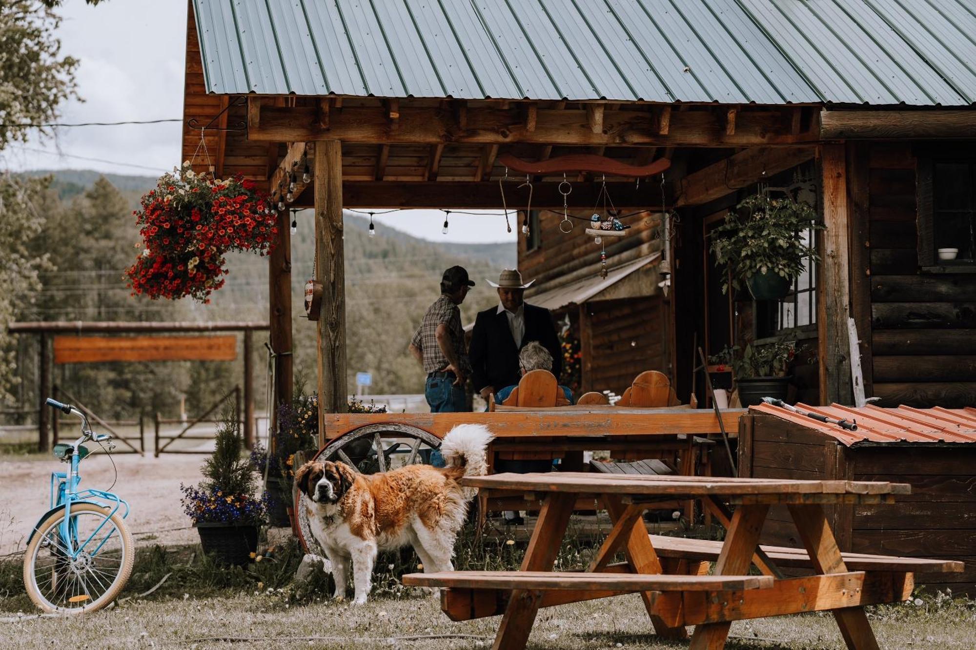 Bear Creek Ranch Bed & Breakfast Essex Экстерьер фото